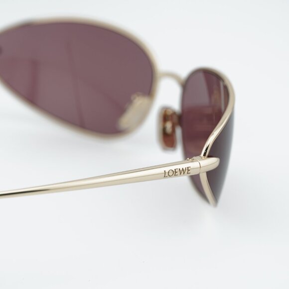 Loewe LW40164U 32U Sunglasses Gold Oval Frame, Purple Lenses main image 10